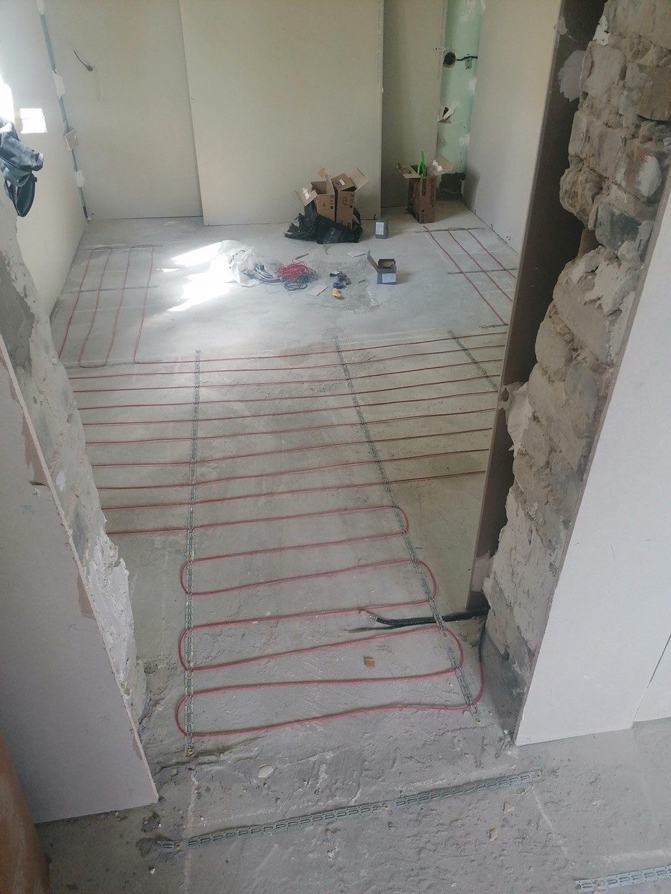 Vloerverwarming aangelegd tijdens een interieurrenovatie
